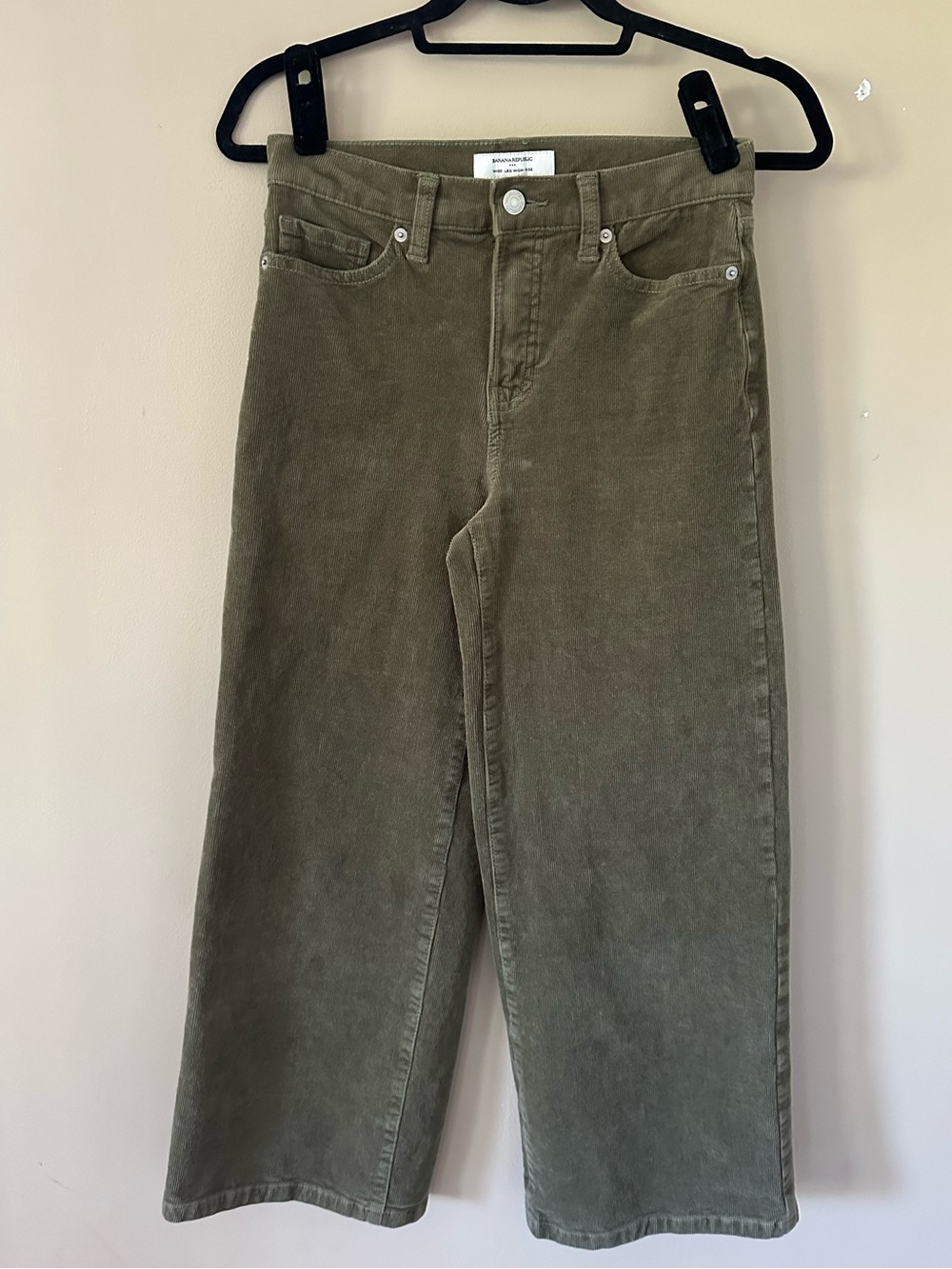 Banana Republic Petite 26 Olive Green Corduroy Wide Leg Cropped Pants